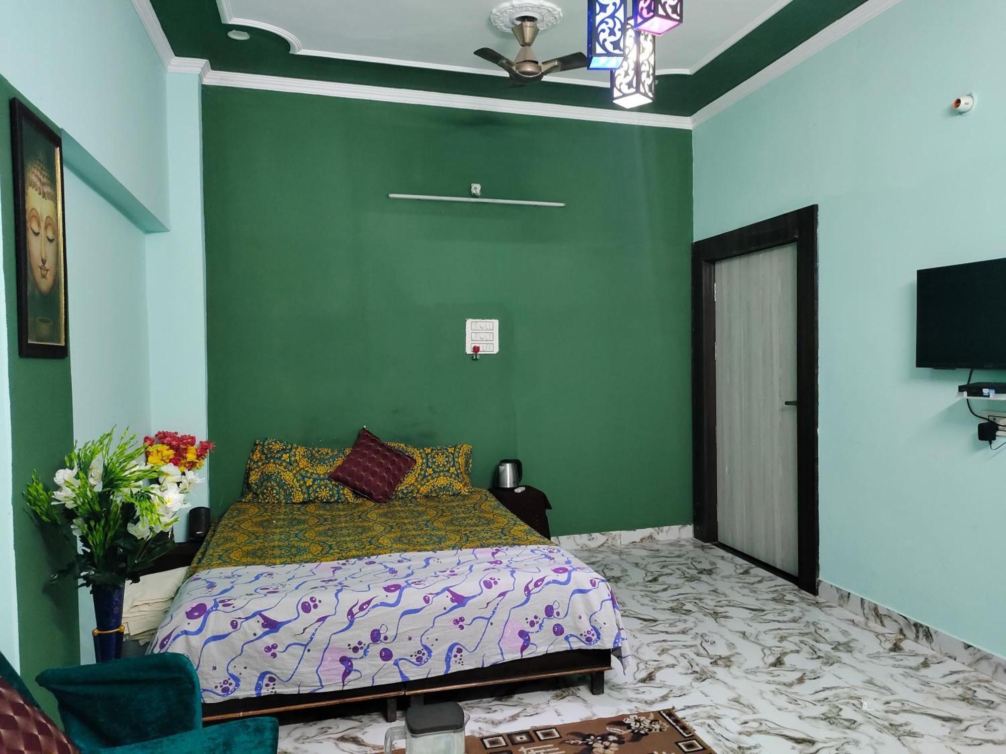Banarasiya Stay Walking Distance To Banaras Railway Station Váránaszi Kültér fotó
